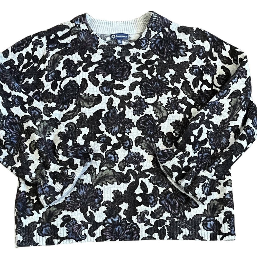 Democracy Black White Lavender Blue Floral Patterned Sweater NWOT Ruffled Cuff